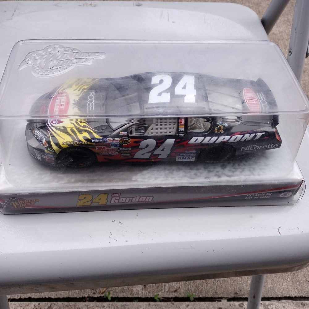 Jeff Gordon Scale Cars - Picture 5 of 16